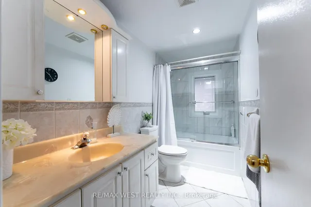 Additional image 19 of 15 Guildwood Pkwy Unit 30