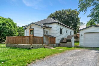 Additional image 4 of 290 James St E