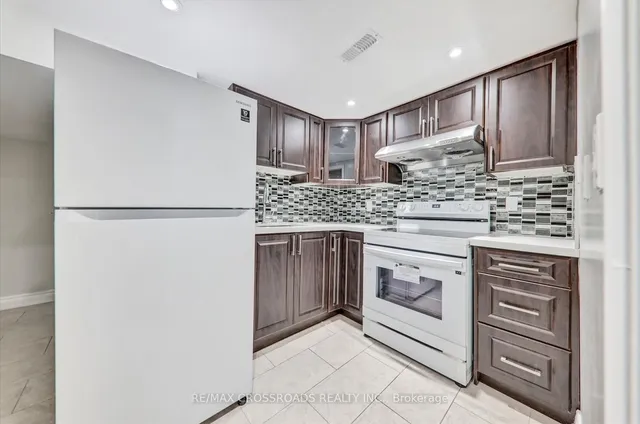 Additional image 30 of 31 Benlight Cres