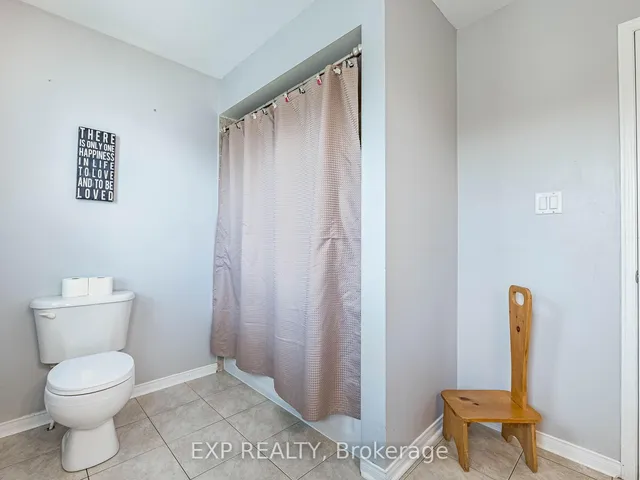 房产图片 38 - 202 Voyager Pass