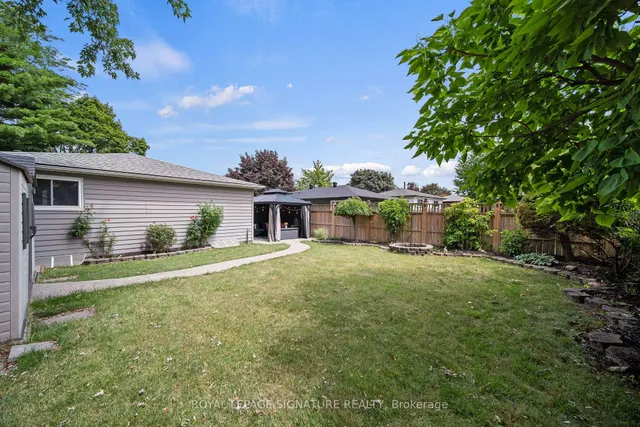 Additional image 32 of 40 Queenslea Dr