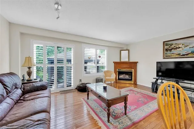 房产图片 11 - 10 Cadham Blvd 单元17