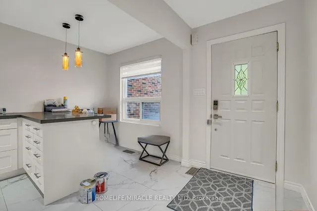 Additional image 16 of 102 Micmac Cres