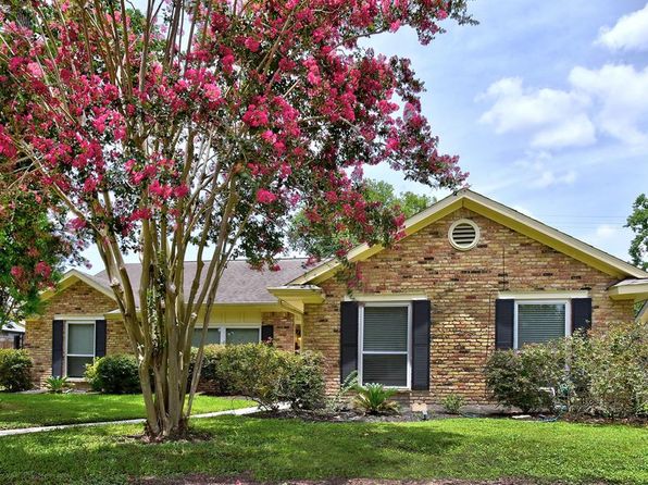 5926 Lattimer Dr, Houston, TX 77035