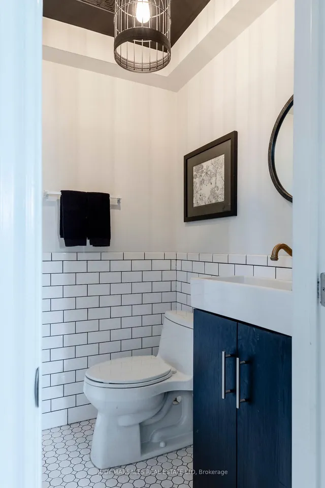 Additional image 18 of 100 Beddoe Dr Unit 21