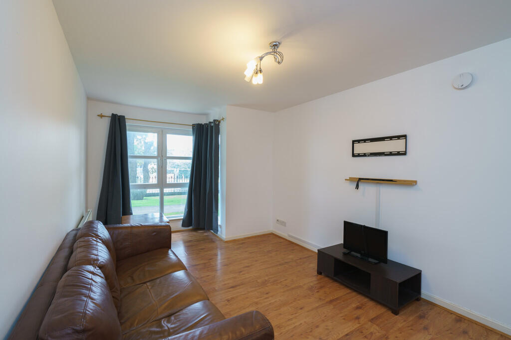 Additional image 5 of Links Road