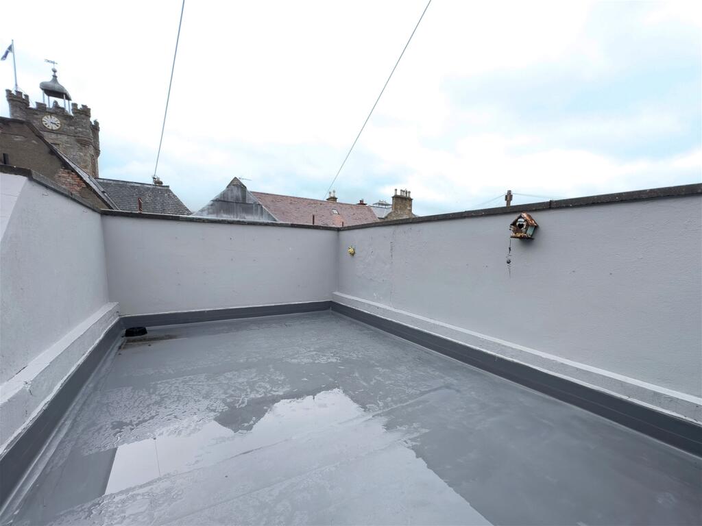 Additional image 22 of DJ's Chippie and 7 Bedroom Flat , Moray