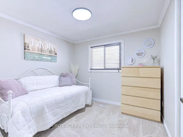 Additional image 26 of 841 Coulson Ave