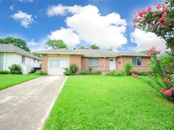 11406 Herald Square Dr, Houston, TX 77099