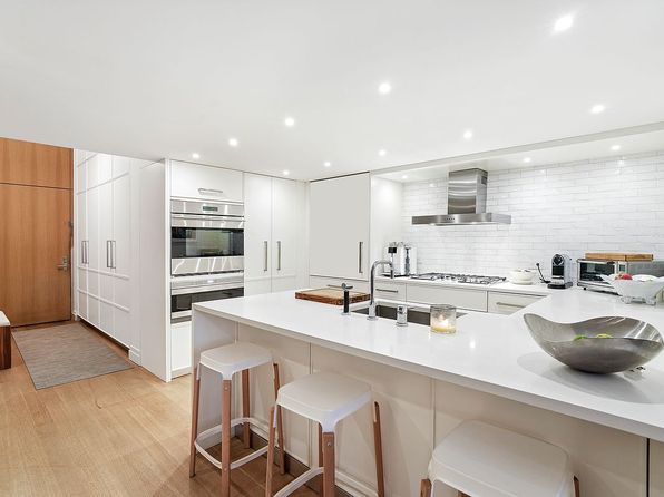 421 Hudson St, New York, NY 