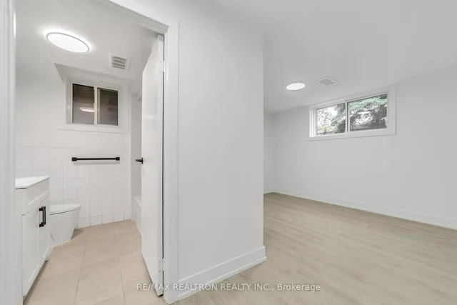 Additional image 17 of 250 Acton Ave