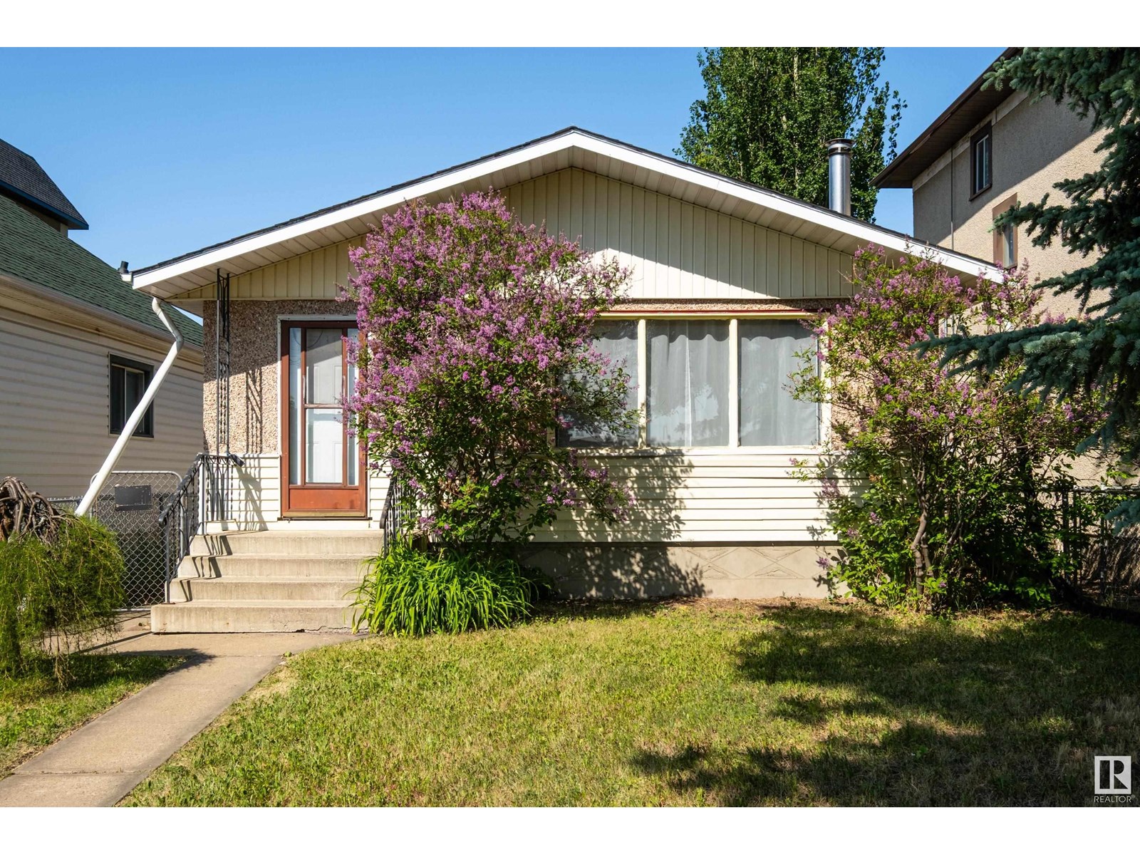 11406 81 ST NW|Edmonton, Alberta T5B2R6