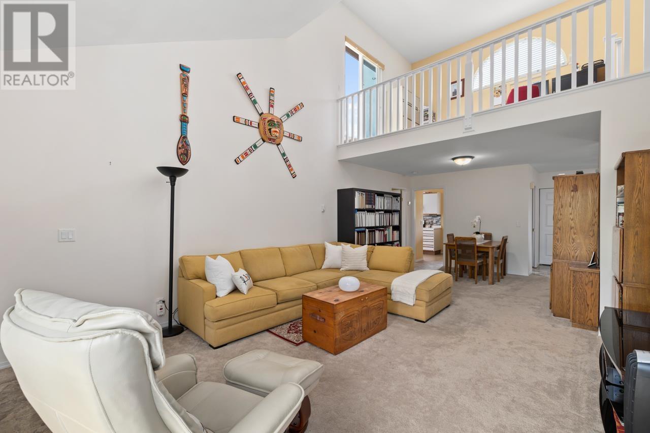 824 ROCHE POINT DRIVE|North Vancouver, British Columbia V7H2T9