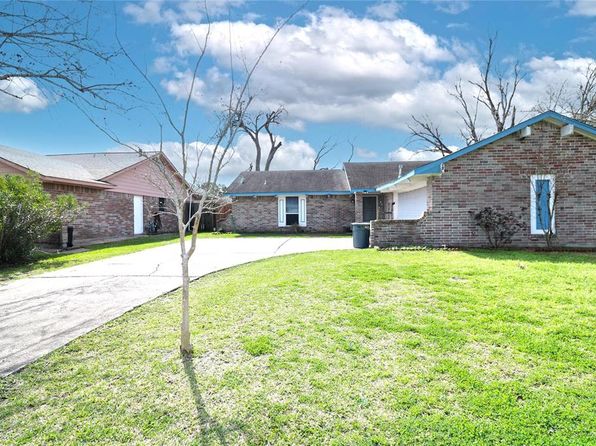 10410 Sagetrail Dr, Houston, TX 77089
