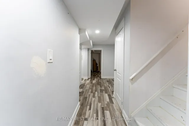 Additional image 33 of 40 Yellowknife Rd