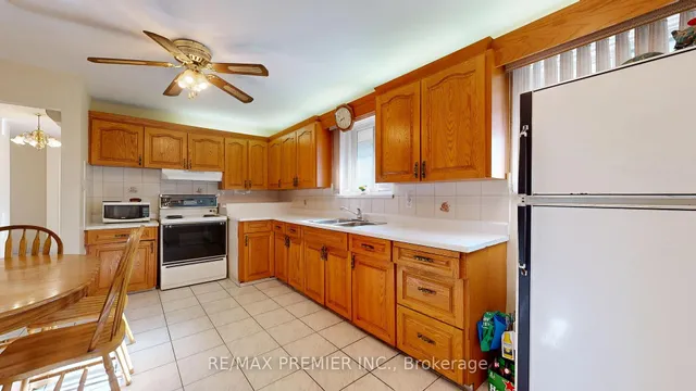 Additional image 13 of 574 Queens Dr
