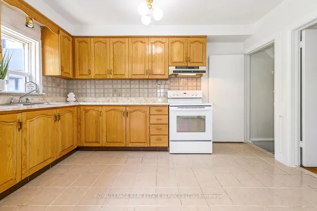 Additional image 22 of 393 Glenholme Ave