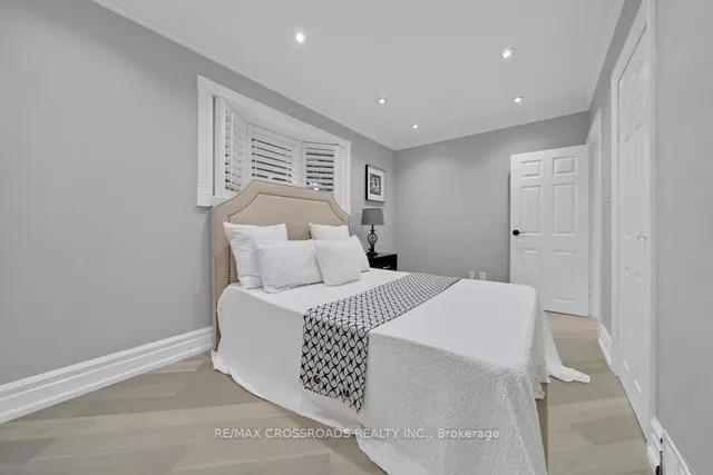 Additional image 24 of 2 Mackinac Cres