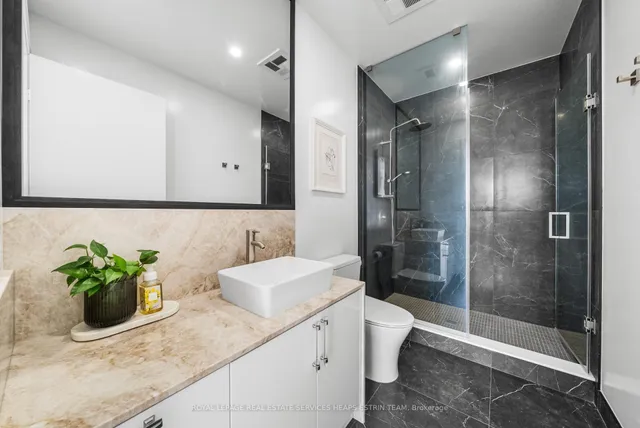 Additional image 16 of 2181 Yonge St Unit 409