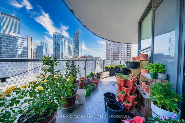 Additional image 35 of 11 Wellesley St Unit 1105