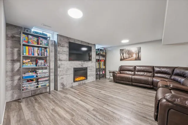 Additional image 40 of 38 Surrey Dr