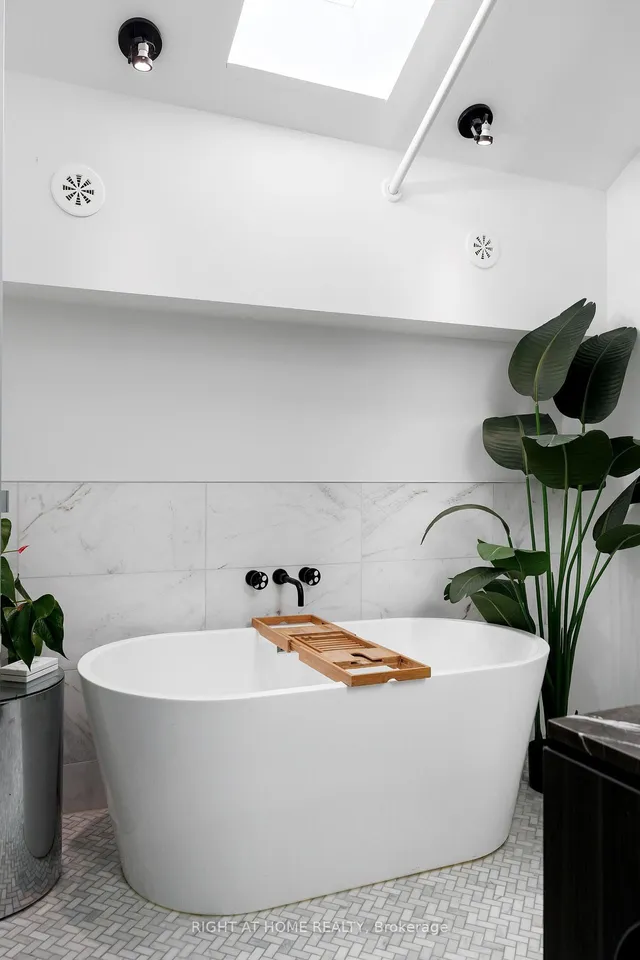 Additional image 24 of 50 Bartlett Ave Unit 4