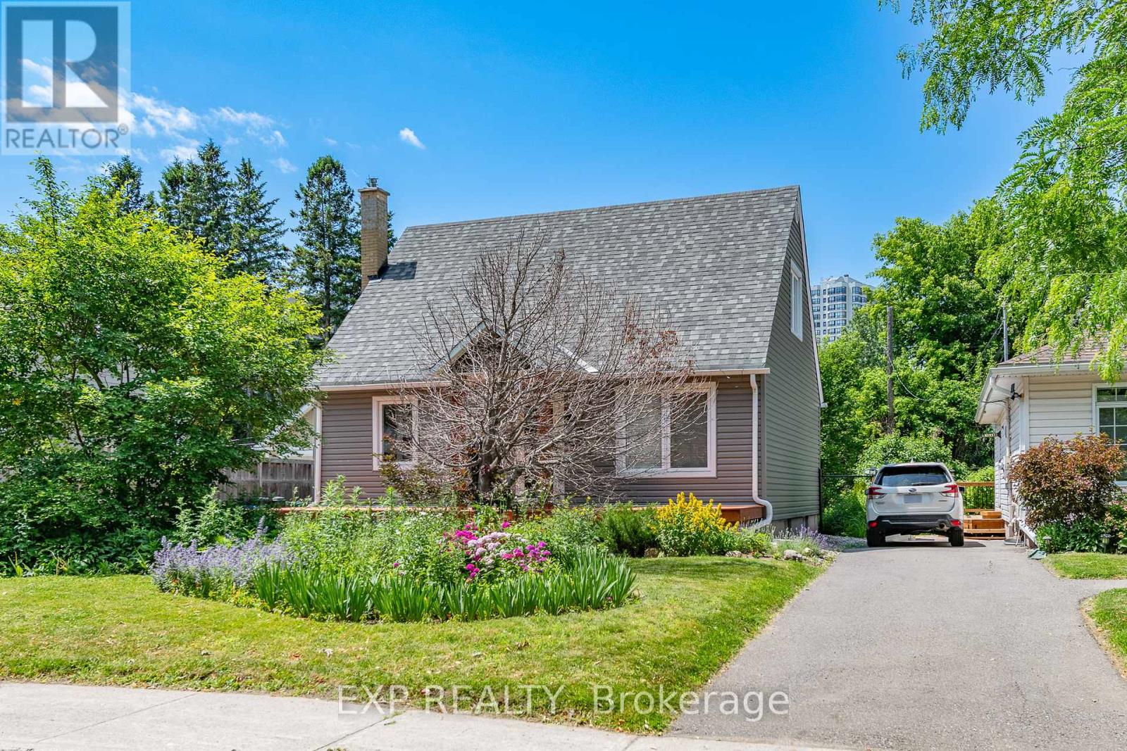 1552 CALEDON STREET|Ottawa, Ontario K1G0H9