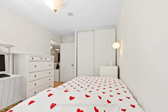 Additional image 27 of 35 Hollywood Ave Unit 211