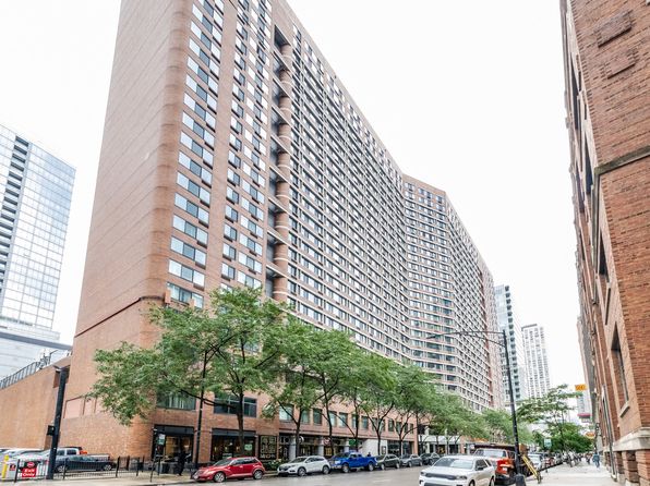 211 E Ohio St APT 2606, Chicago, IL 60611