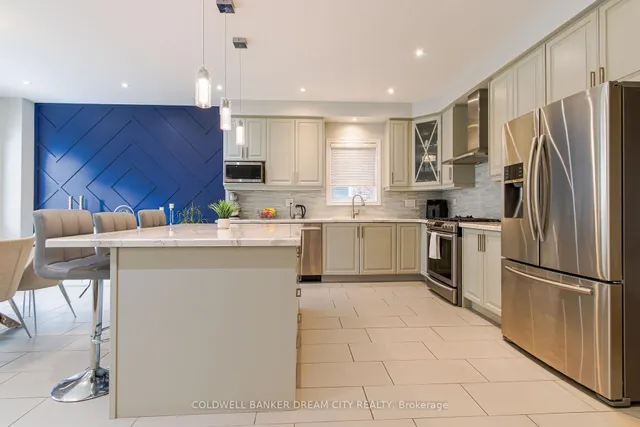 Additional image 12 of 450 Brisdale Dr