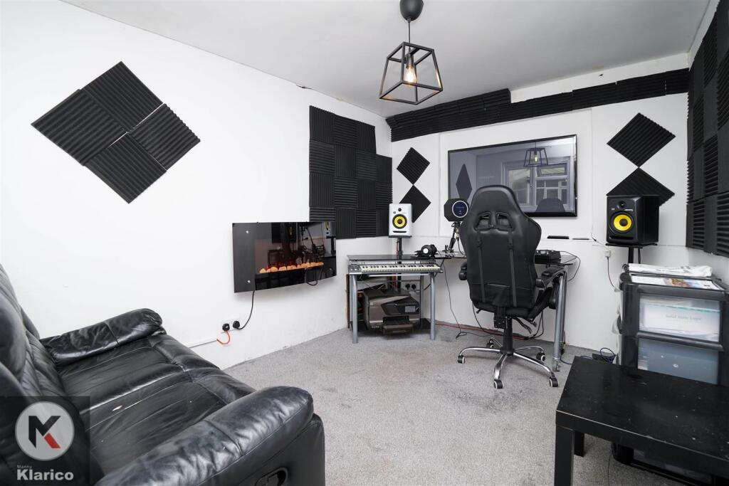 Additional image 25 of Yardley Wood Road, Moseley