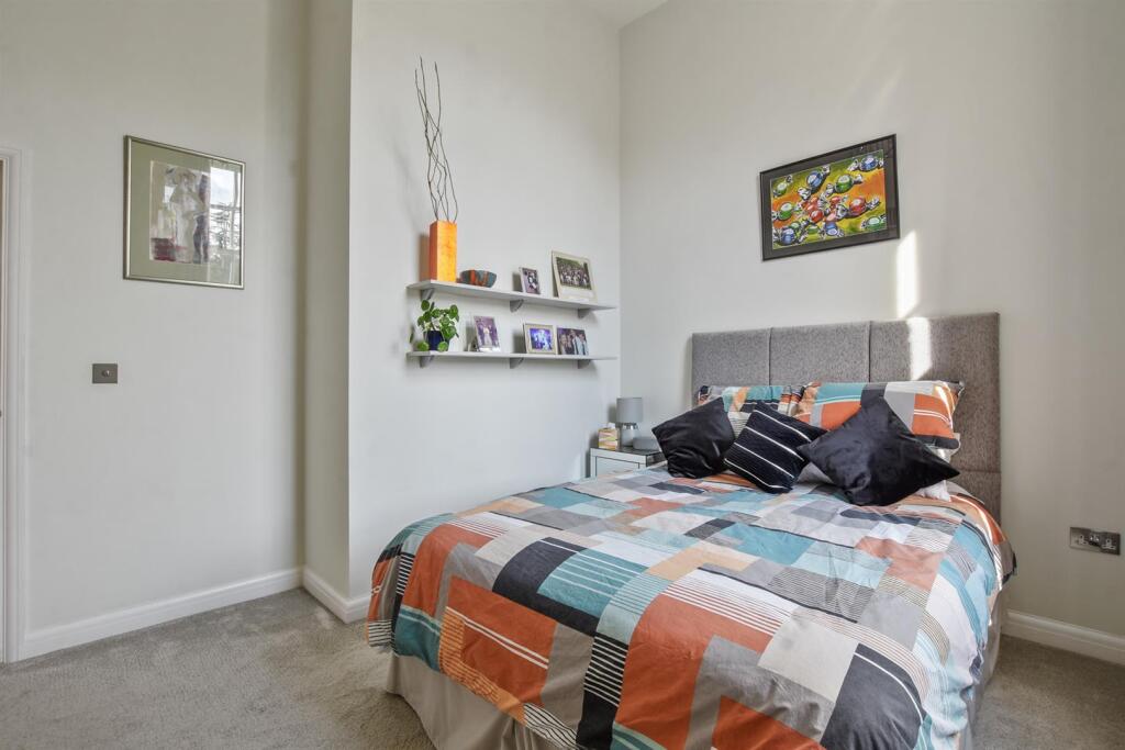 Additional image 11 of Beningfield Drive, Napsbury Park