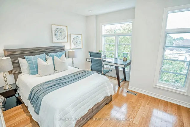 Additional image 14 of 886 Pape Ave