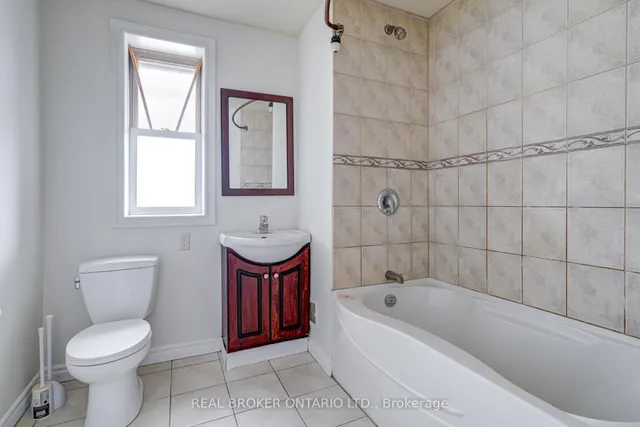 Additional image 34 of 55 Young St