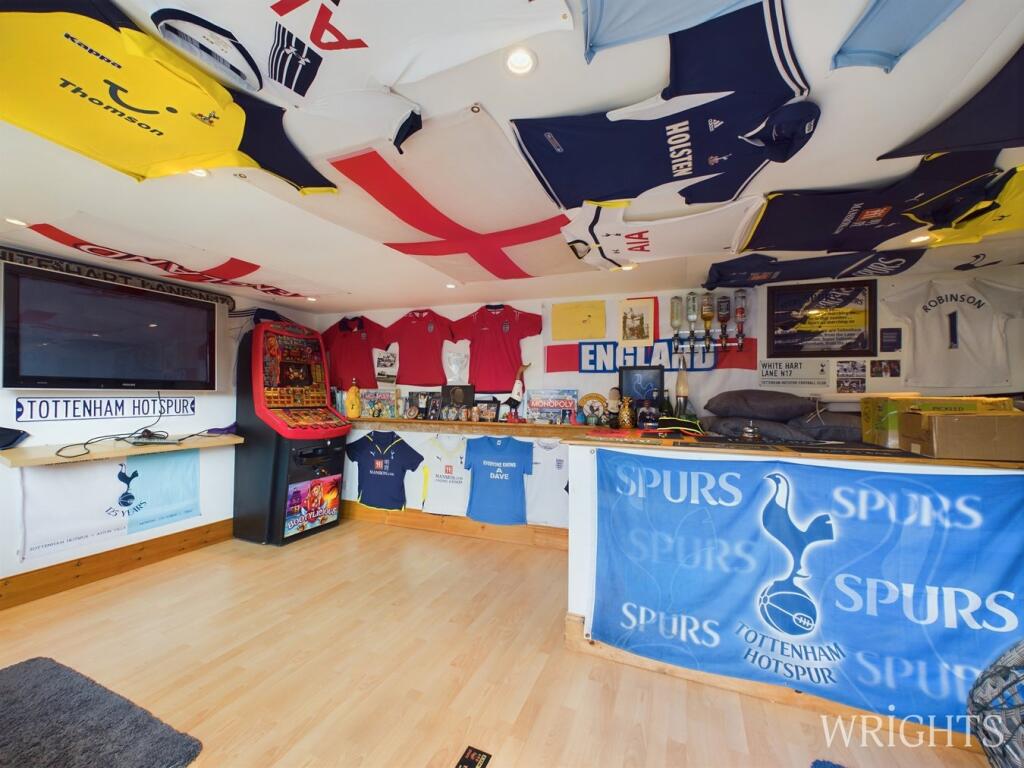 Additional image 24 of West Mead, Welwyn Garden City, AL7