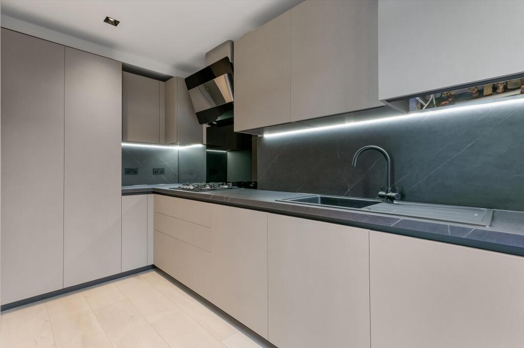 Additional image 30 of Brookmans Avenue, Brookmans Park, Hatfield, Hertfordshire, AL9