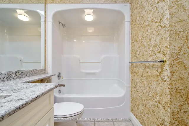 Additional image 10 of 6 Gillespie Cres