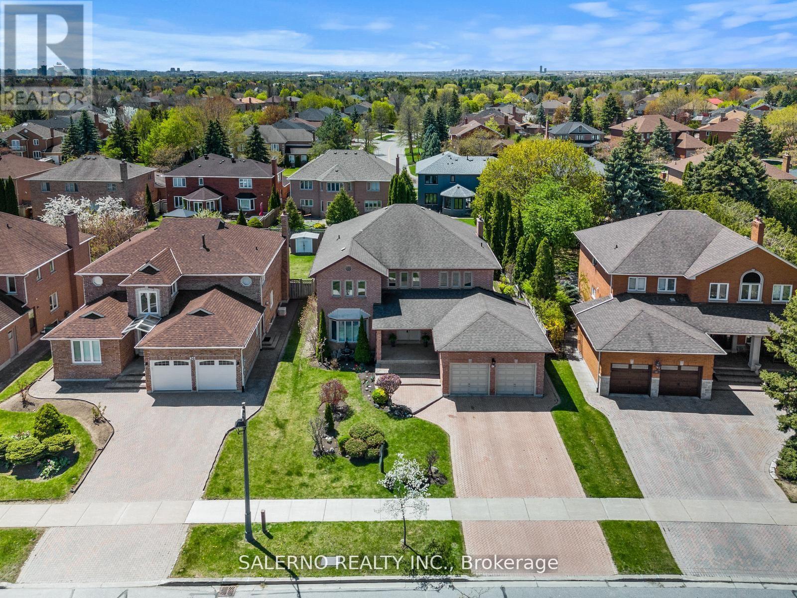 42 COLUMBUS AVENUE|Vaughan (East Woodbridge), Ontario L4L7G9