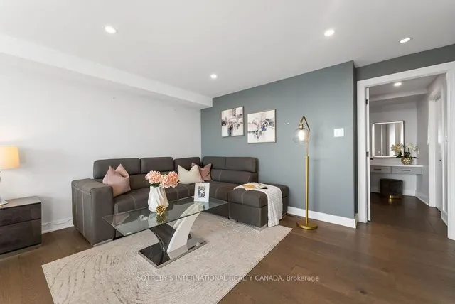 Additional image 32 of 77 Harbour Sq Unit 3208