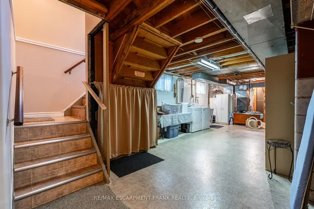 Additional image 35 of 6 DEAN Ave