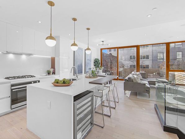 224 N 6th St, Brooklyn, NY 11211