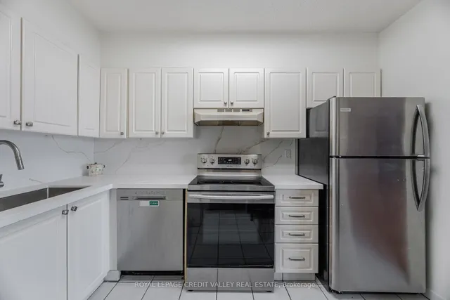 Additional image 12 of 33 Harbour Sq Unit 1421