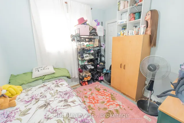 Additional image 16 of 121 Delmar Dr