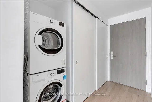 Additional image 8 of 161 Roehampton Ave Unit 4108