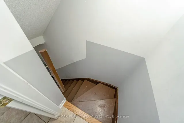 Additional image 35 of 36 Rockgarden Tr