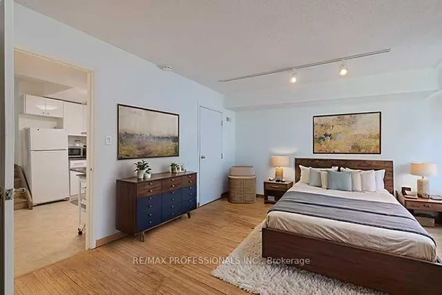 Additional image 27 of 164 Quebec Ave