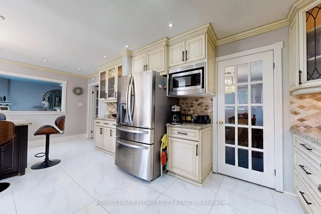 Additional image 11 of 656 Esprit Cres