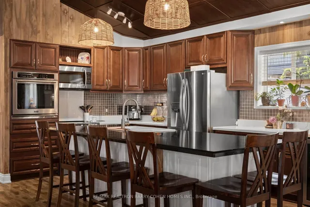 Additional image 11 of 16 Lakeshore Dr