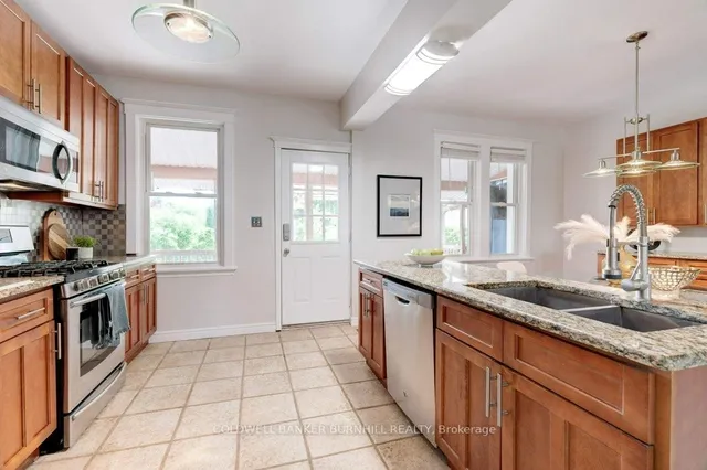 Additional image 10 of 550 Hughson St