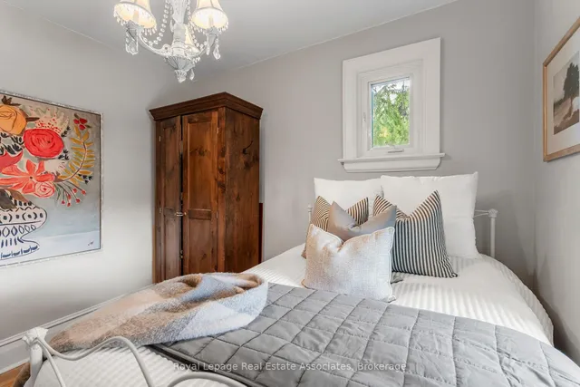 Additional image 23 of 7 Peel Ave